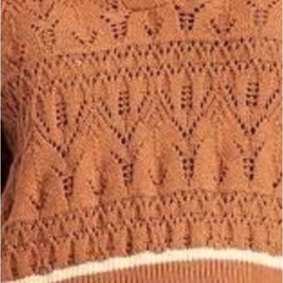 NEW PLUS SIZE Universal Thread Sweater - Picture 2 of 2